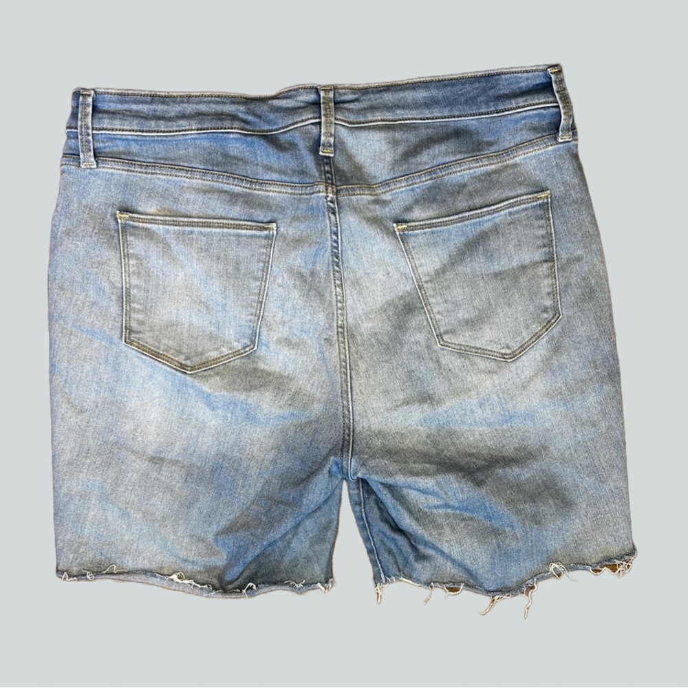 Universal Thread Mid Rise Bermuda Jean Shorts - Picture 3 of 6